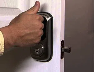 Lock Locksmith Tech Berkeley, IL 708-290-9034 - 24-7-locksmith-key-service