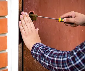 Lock Locksmith Tech Berkeley, IL 708-290-9034 - garage-door-locks